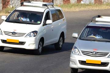 Innova Car Hire in Una